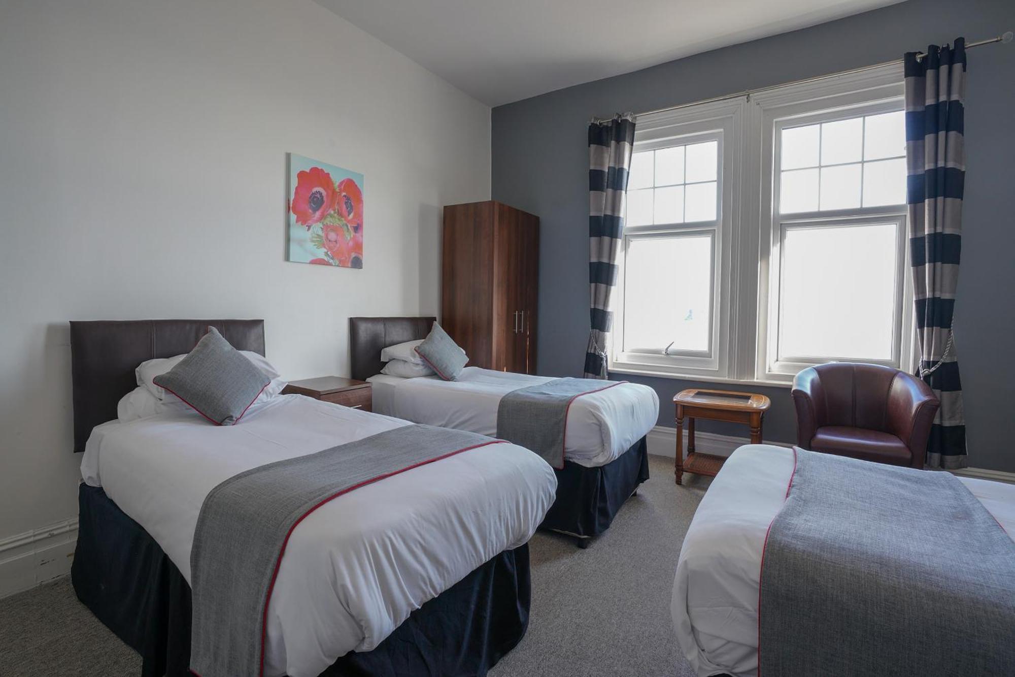 Oyo Shanklin Beach Hotel Εξωτερικό φωτογραφία