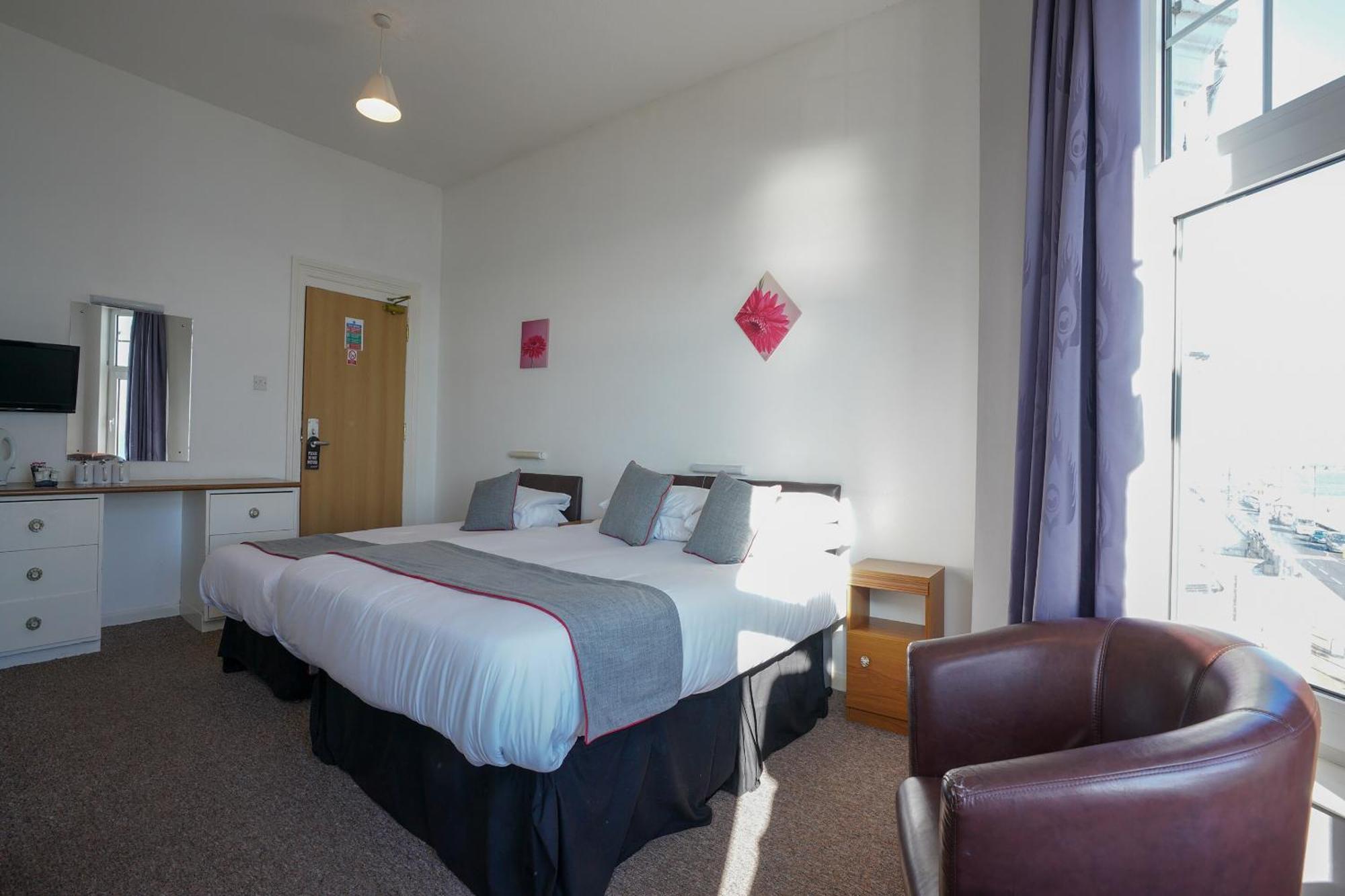Oyo Shanklin Beach Hotel Εξωτερικό φωτογραφία