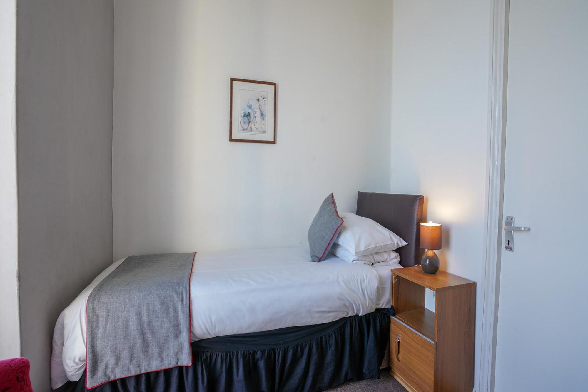 Oyo Shanklin Beach Hotel Εξωτερικό φωτογραφία